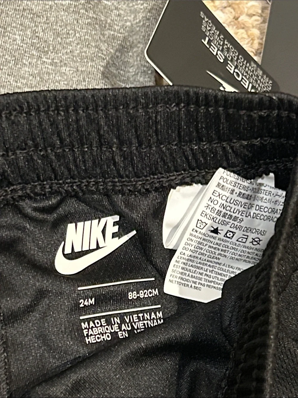 Nike 2-Piece T-Shirt and Shorts Set Black/Gray 24M